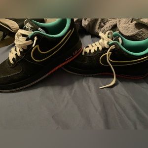 I’m selling Nike AIR FORCE 1